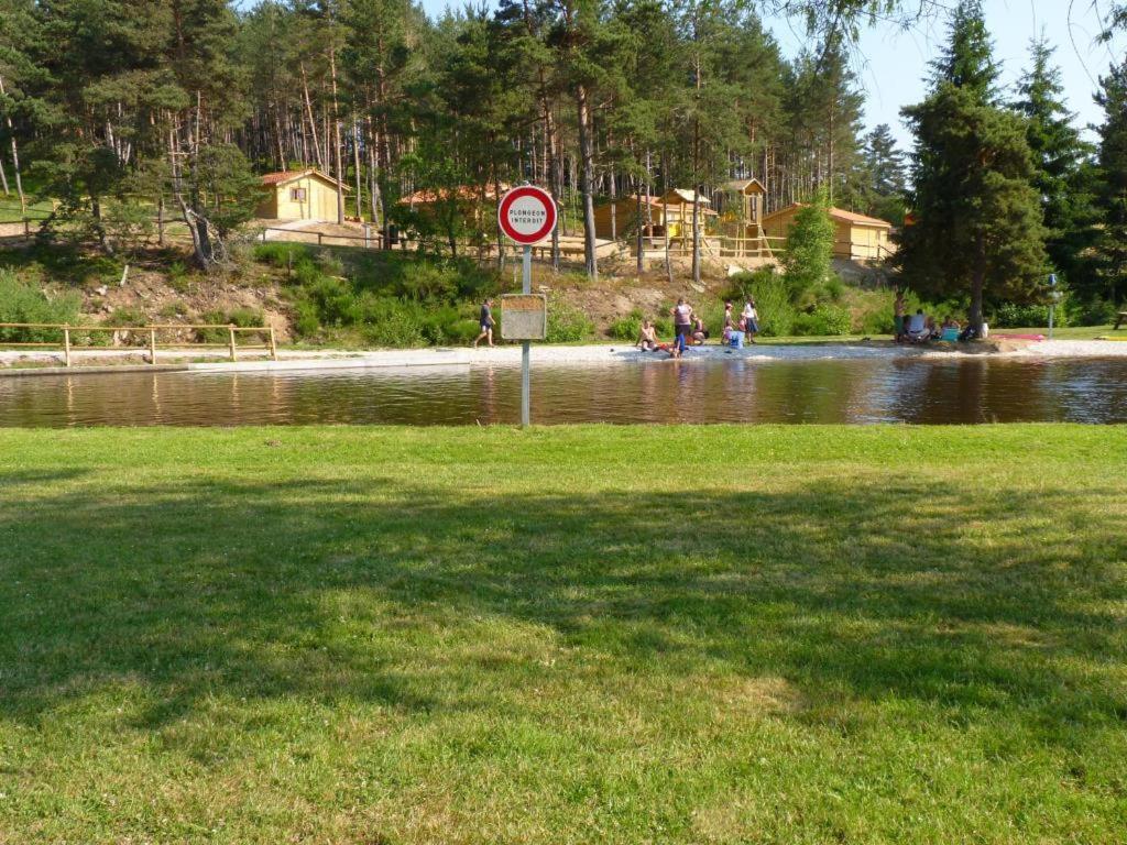 Les Chalets Du Haut-Forez Usson-en-Forez Экстерьер фото